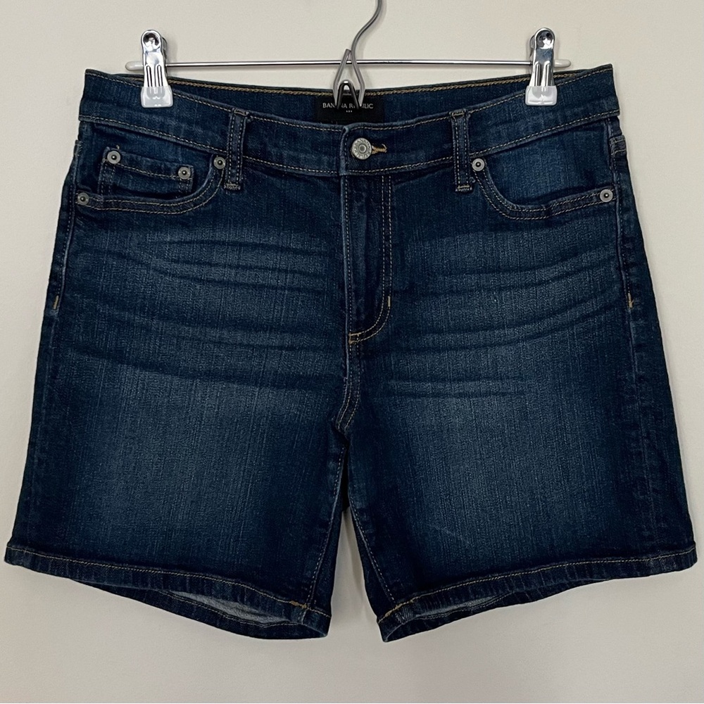 Banana Republic • 28/6 • Dark Blue Denim Jean Shorts 6” Inseam